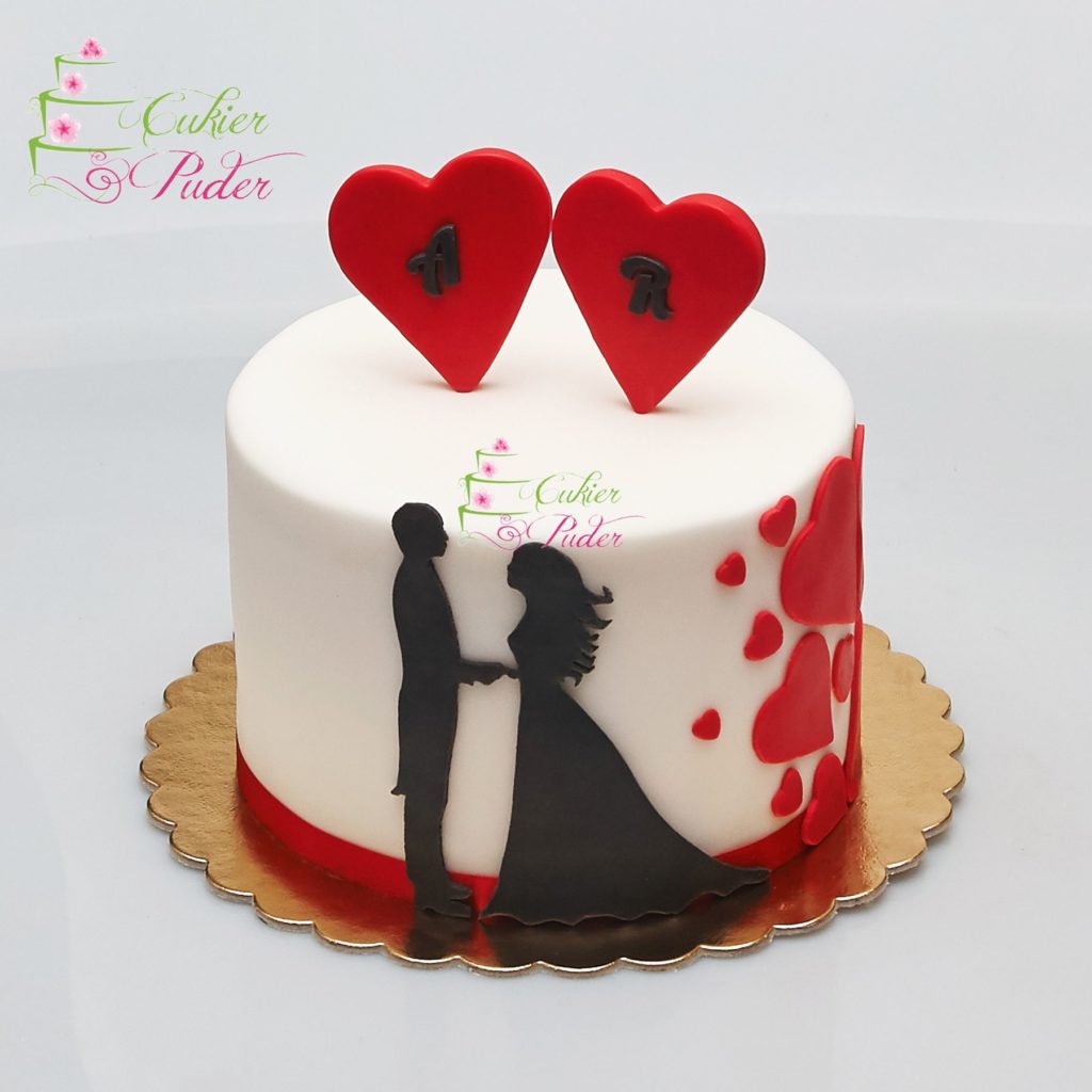tort rocznicowy - tort na rocznicę - ślub - wesele - mińsk mazowiecki - masa cukrowa - serca -inicjały w sercach - para mloda - kontury pary mlodej