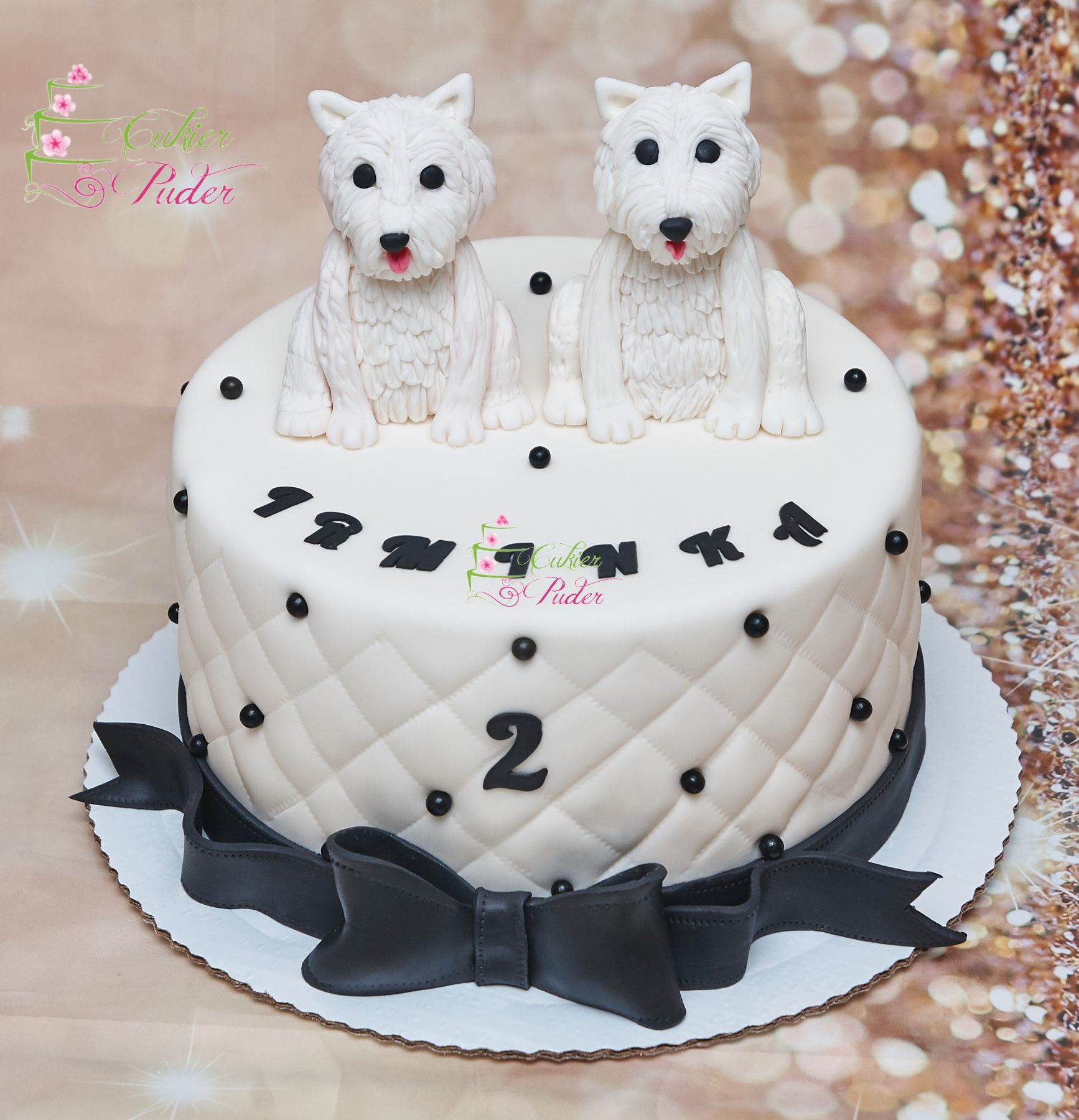 tort na urodziny - urodziny dziecka - minsk mazowiecki - figurki psow - pies - tort pikowany - czarno bialy - recznie wykonane figurki - tort dla dziewczynki - tort dla chlopca