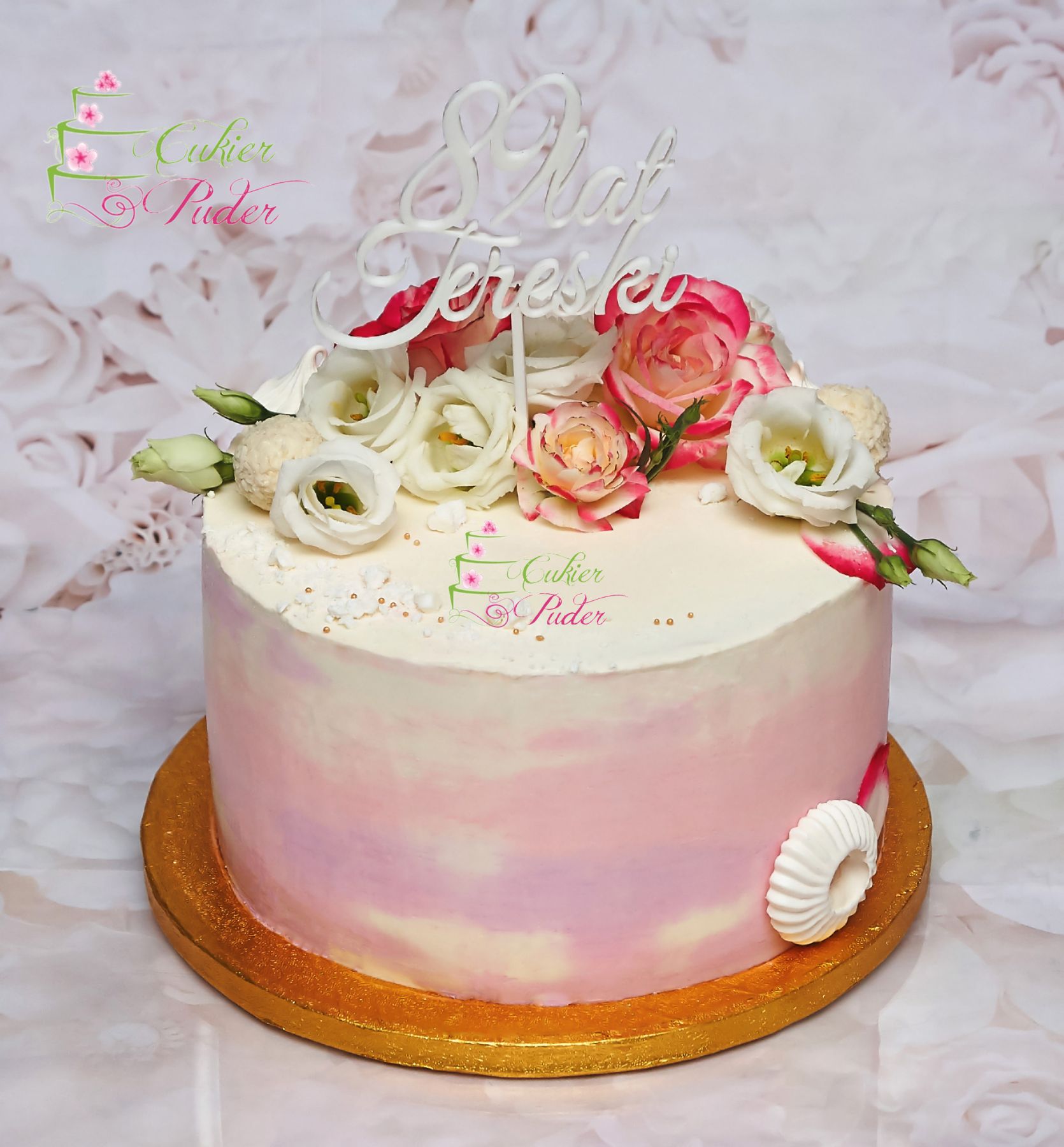 tort urodzinowy - tort na urodziny - mińsk mazowiecki - masa cukrowa - topper - tort zacierany - żywe kwiaty