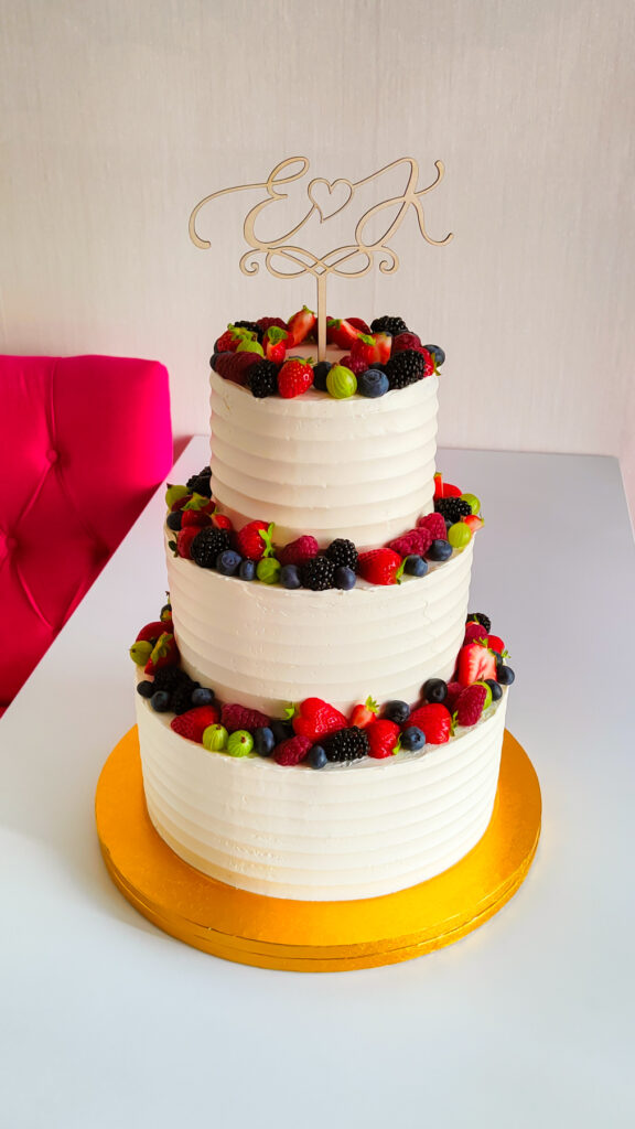 tort ślubny - tort piętrowy - mińsk mazowiecki - ozdobiony owocami - naturalny - topper